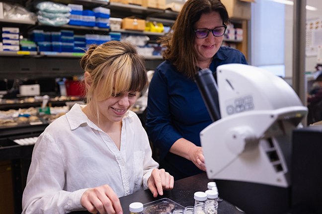 Ayla Sisco Ayla Sisco and Dr. Daelyn Woolnough research Freshwater Gastropods of the Lake Michigan Watershed during the McNair Research Institute 2025.